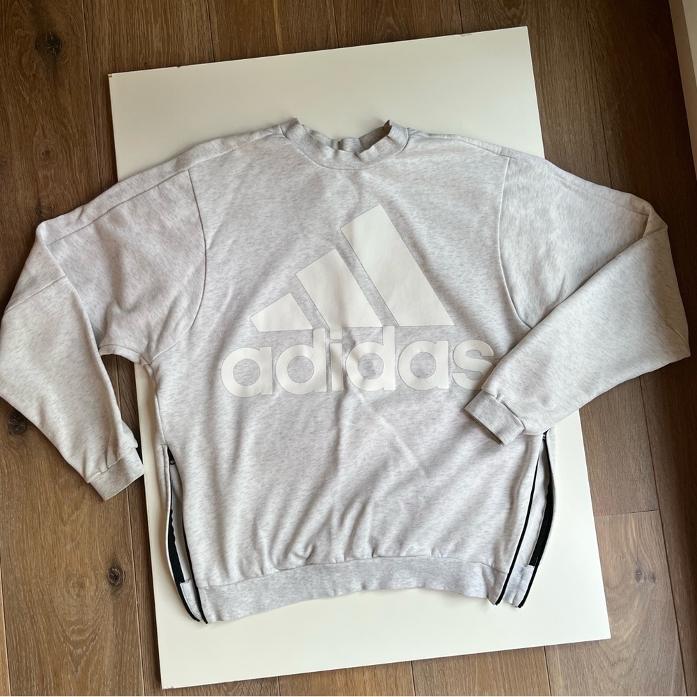 Adidas crewneck